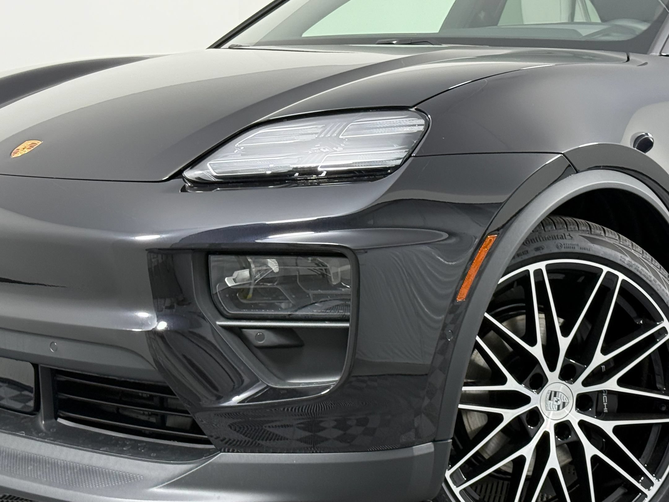 Certified 2026 Porsche Macan Electric RWD image 12