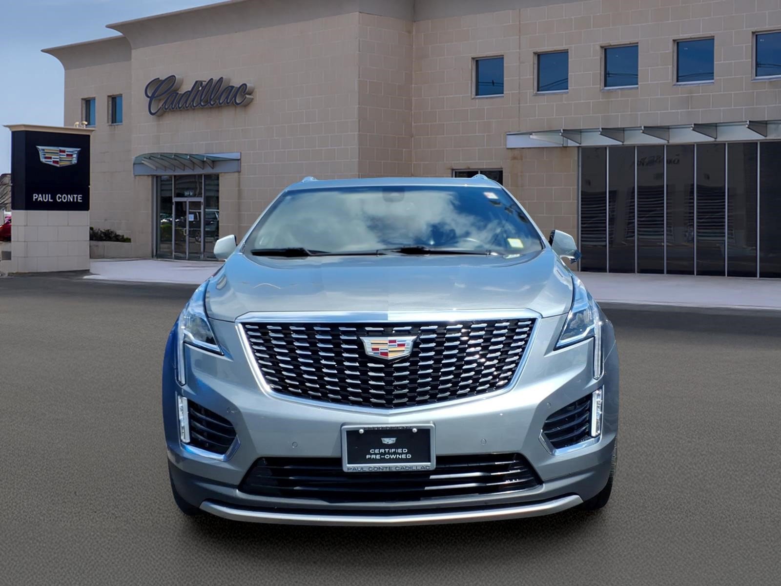 Used 2024 Cadillac XT5 Premium Luxury w/ Technology Package AWD/4WD image 2
