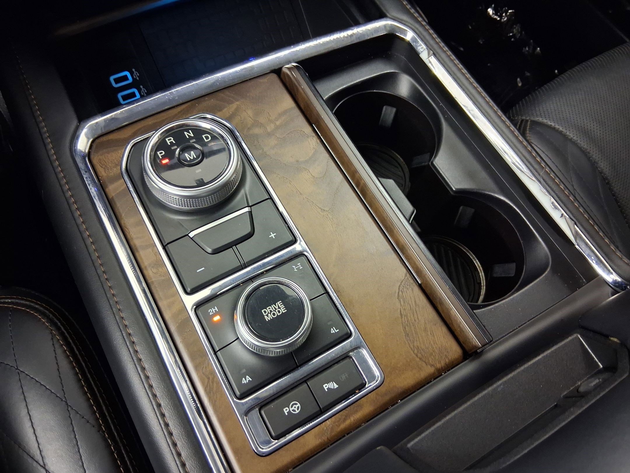 Used 2018 Ford Expedition Platinum AWD/4WD image 17