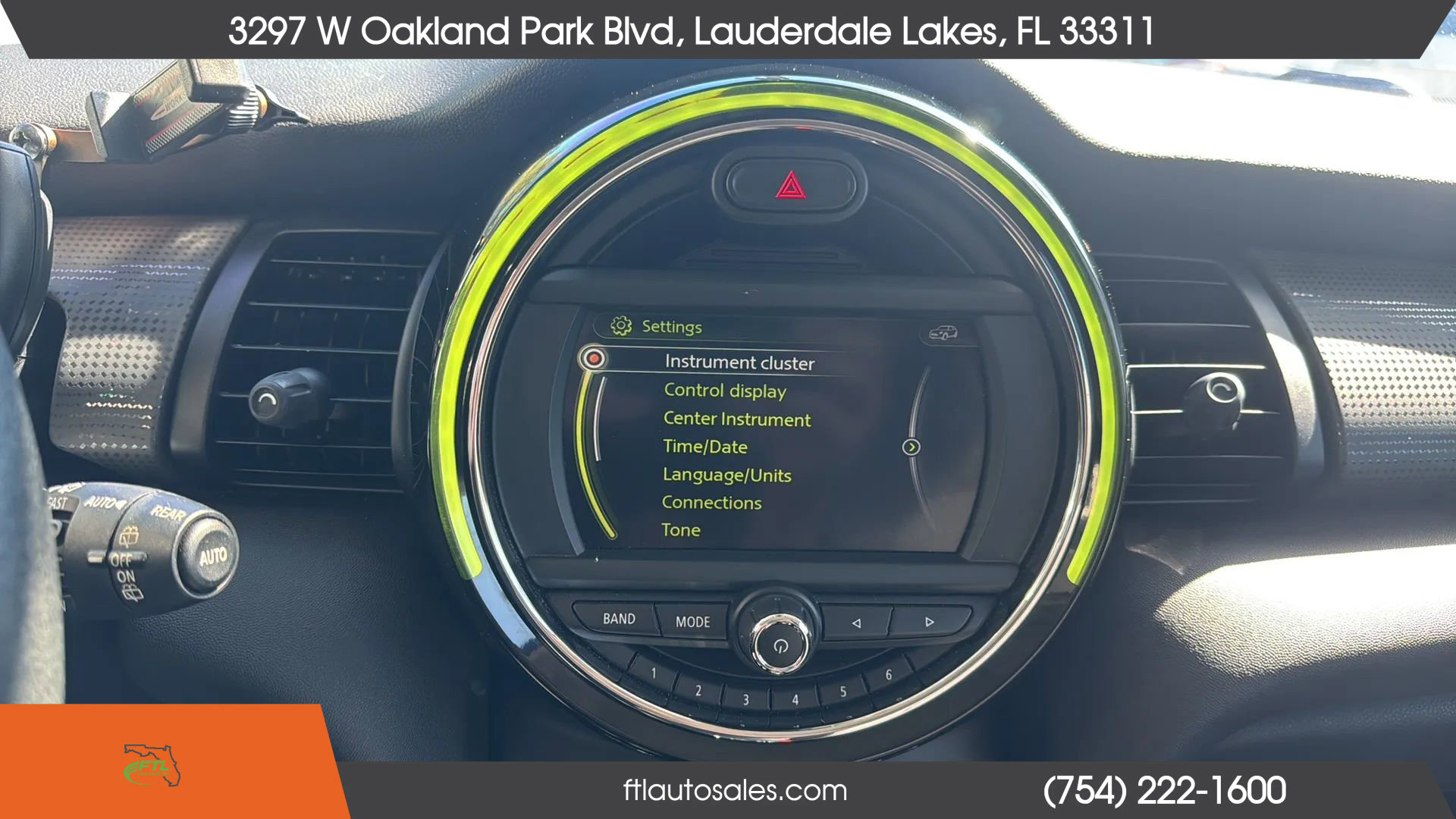 Used 2015 MINI Cooper 4-Door Hardtop image 59