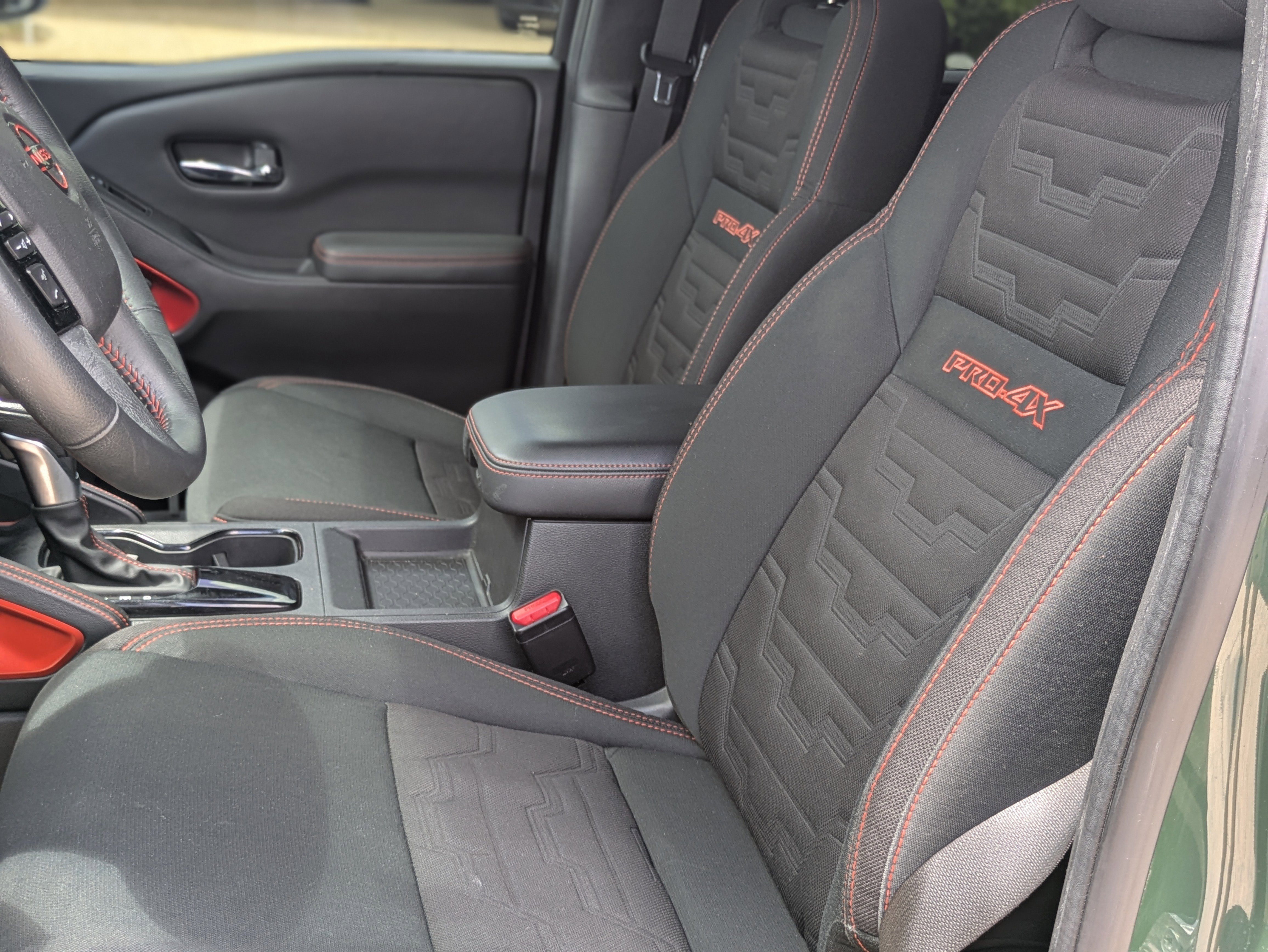 Used 2022 Nissan Frontier PRO-4X w/ Technology Package image 19