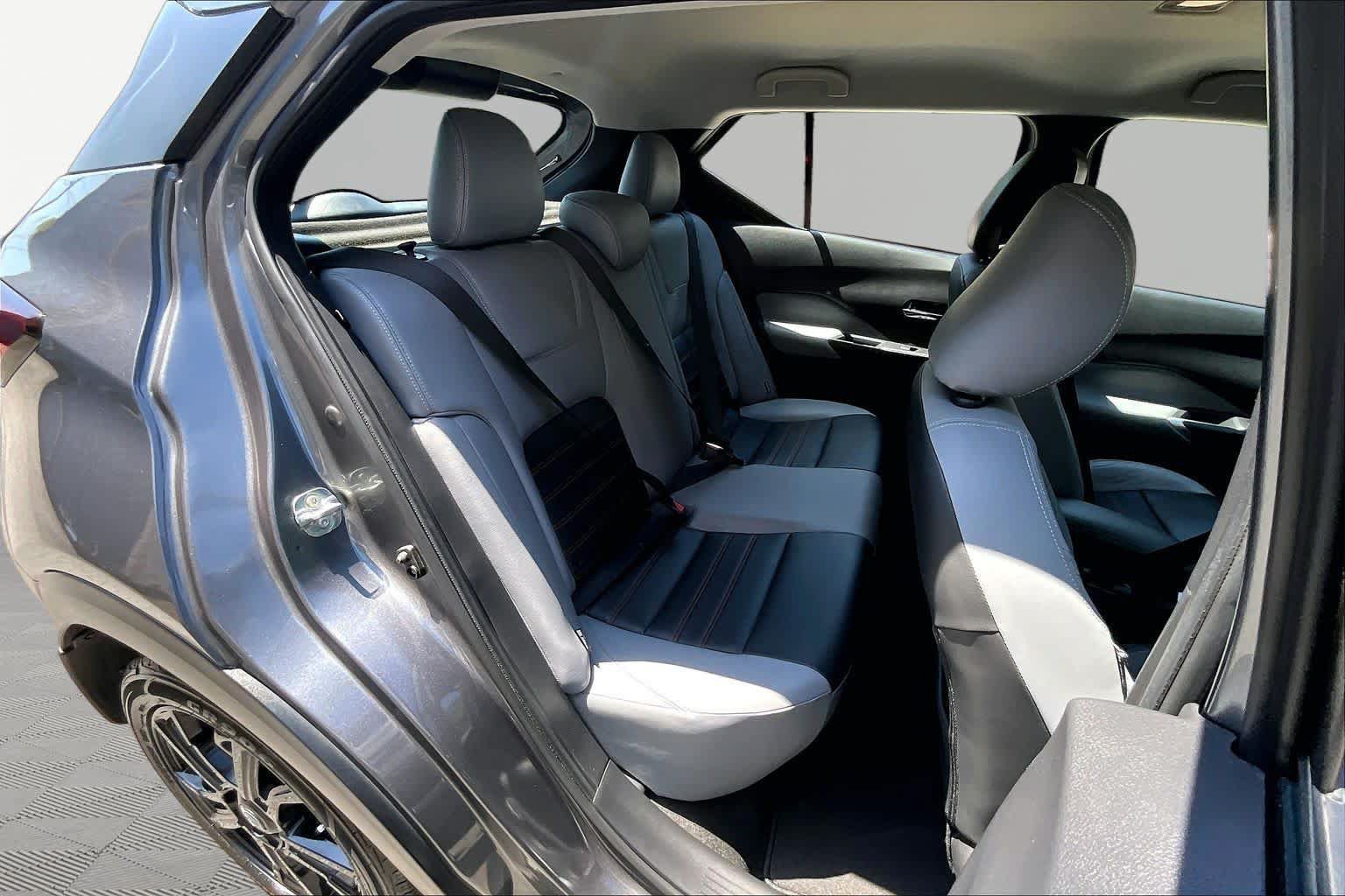 Used 2023 Nissan Kicks SR w/ SR Premium Package FWD image 20
