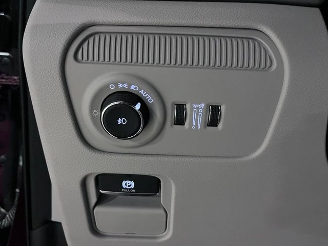 Used 2025 Jeep Wagoneer 4WD w/ Premium Group I image 26