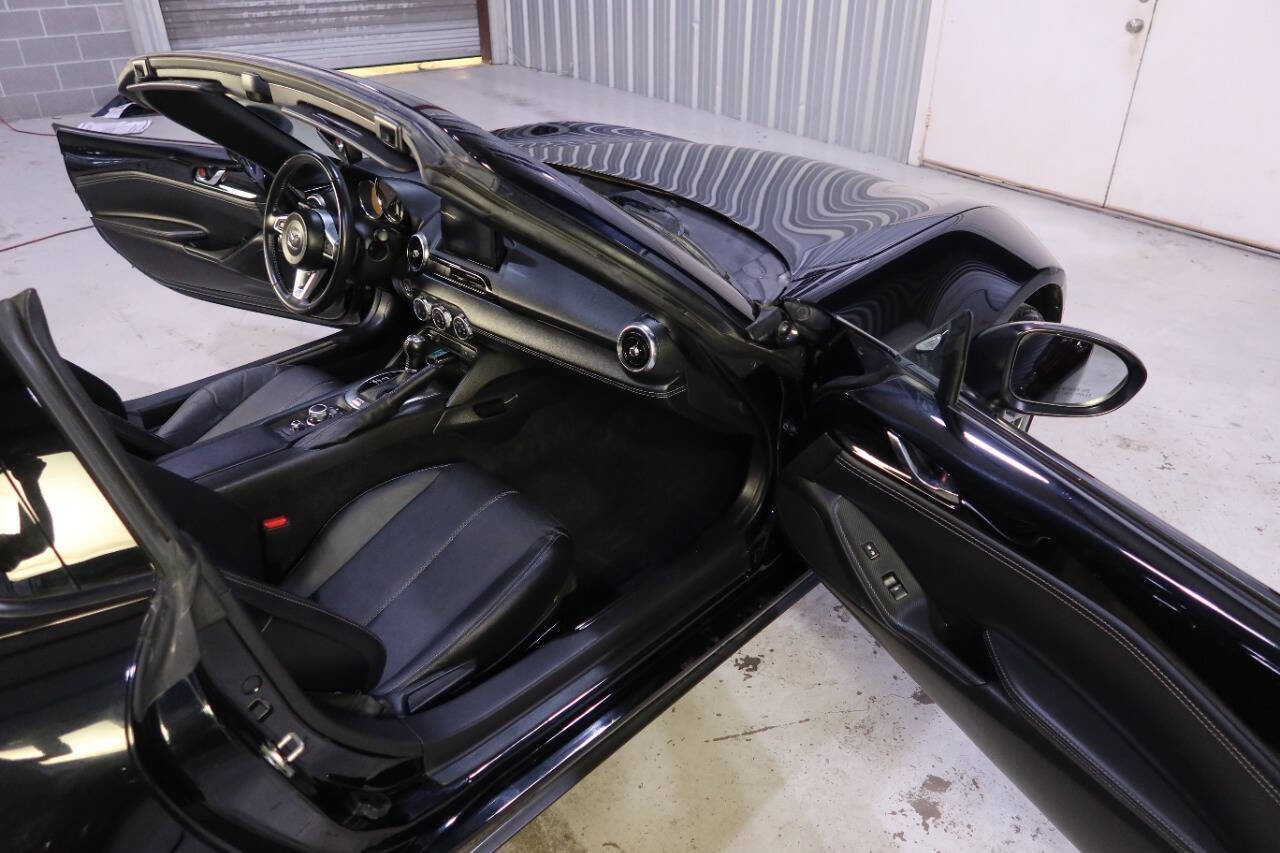 Used 2022 MAZDA MX-5 Miata RF Grand Touring image 12