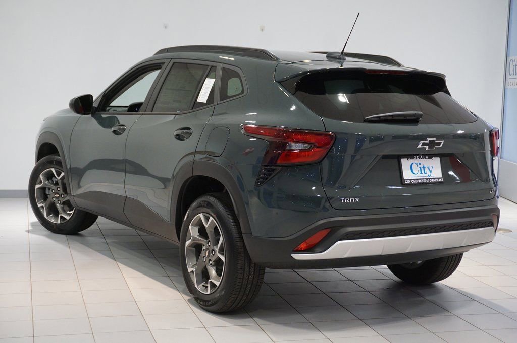 New 2026 Chevrolet Trax LT image 8