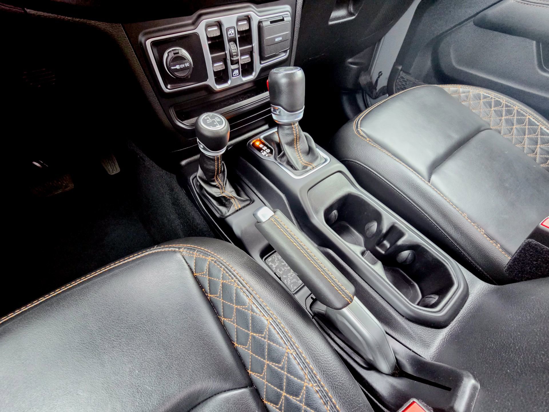 Used 2022 Jeep Wrangler Unlimited Sahara image 24