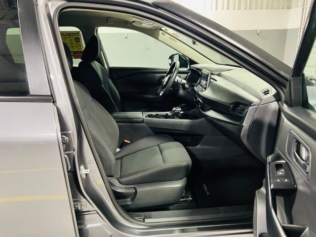 Used 2024 Nissan Rogue S FWD image 33