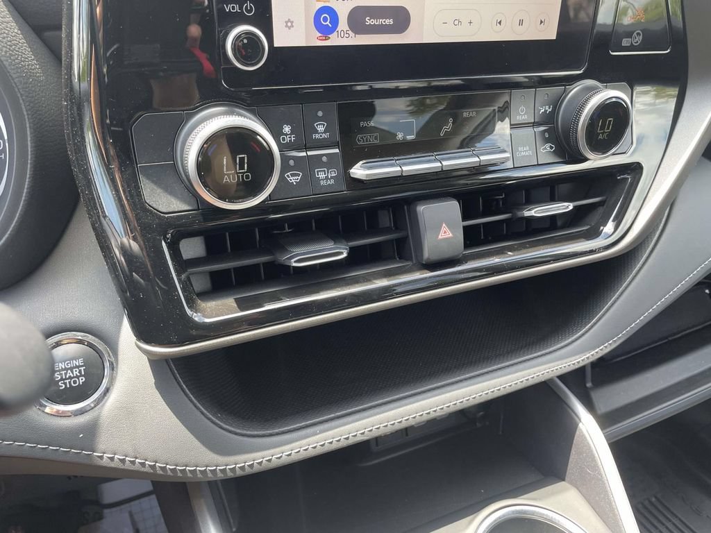 Used 2023 Toyota Highlander LE FWD image 20