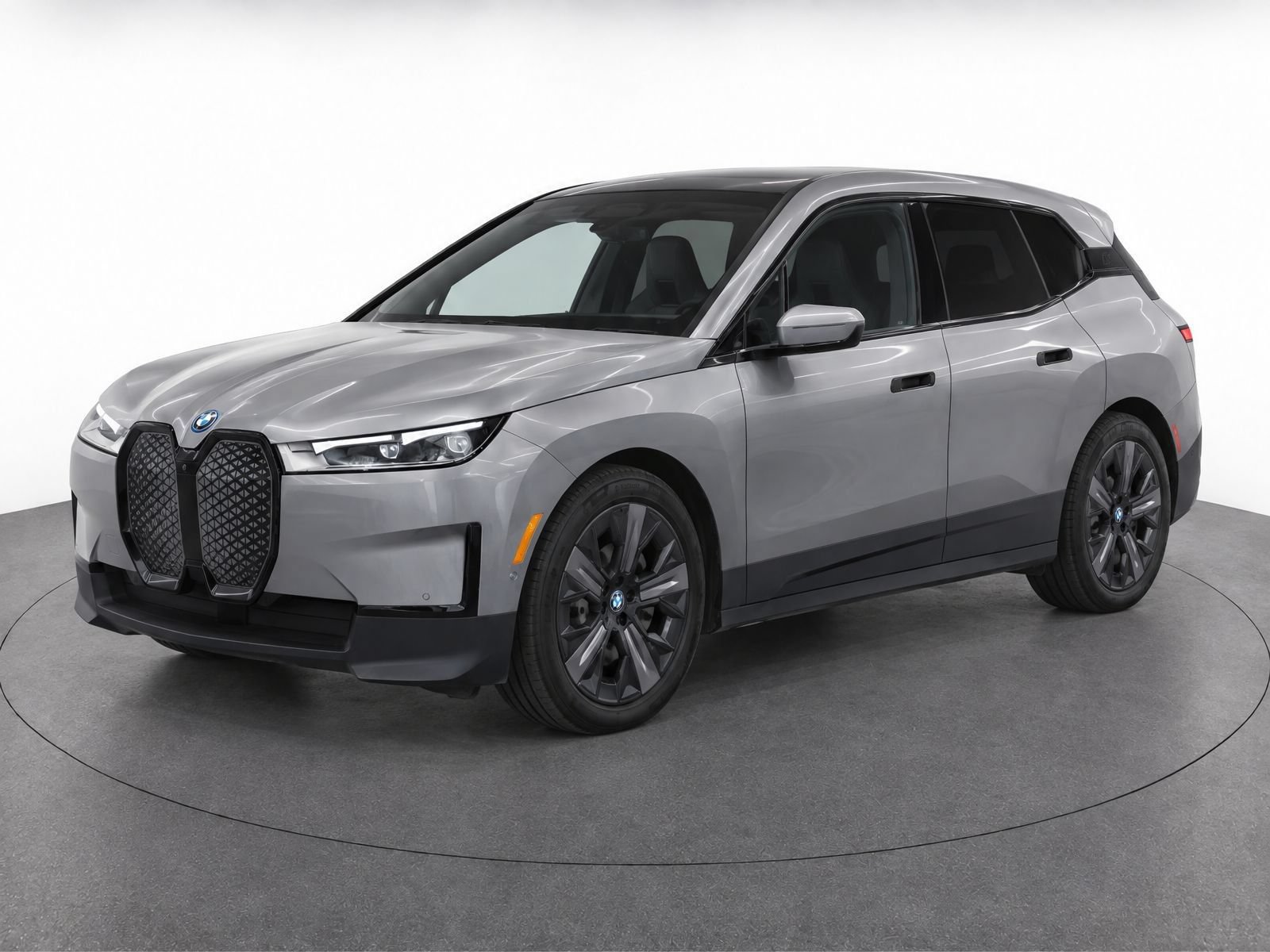 Used 2024 BMW iX xDrive50 w/ Premium Package AWD/4WD image 2