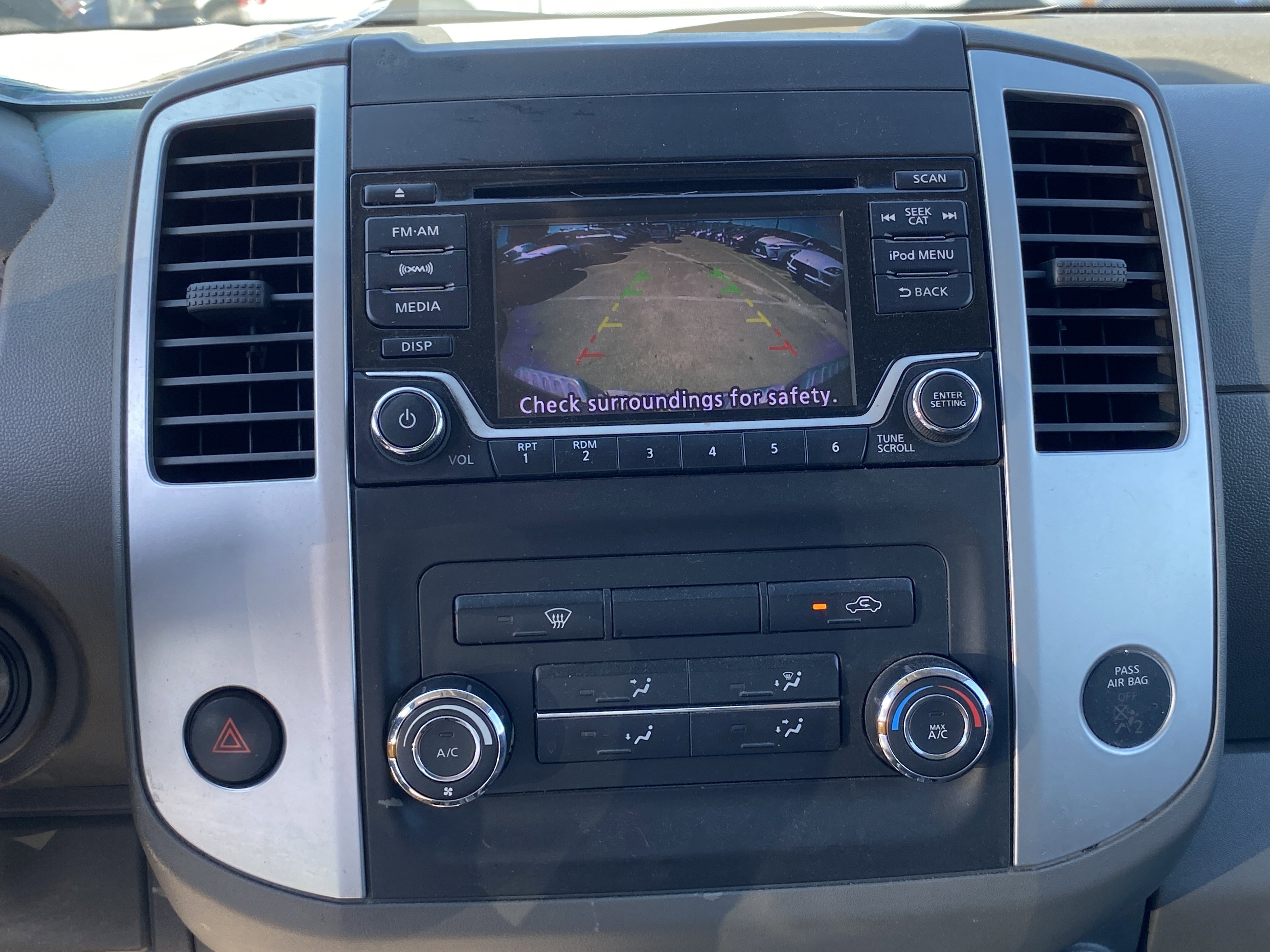 Used 2018 Nissan Frontier SV image 11