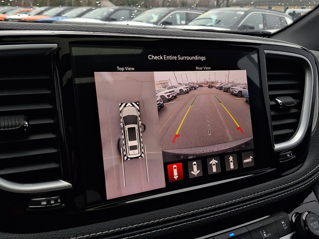 Used 2023 Chrysler Pacifica Limited w/ S Appearance Package image 27