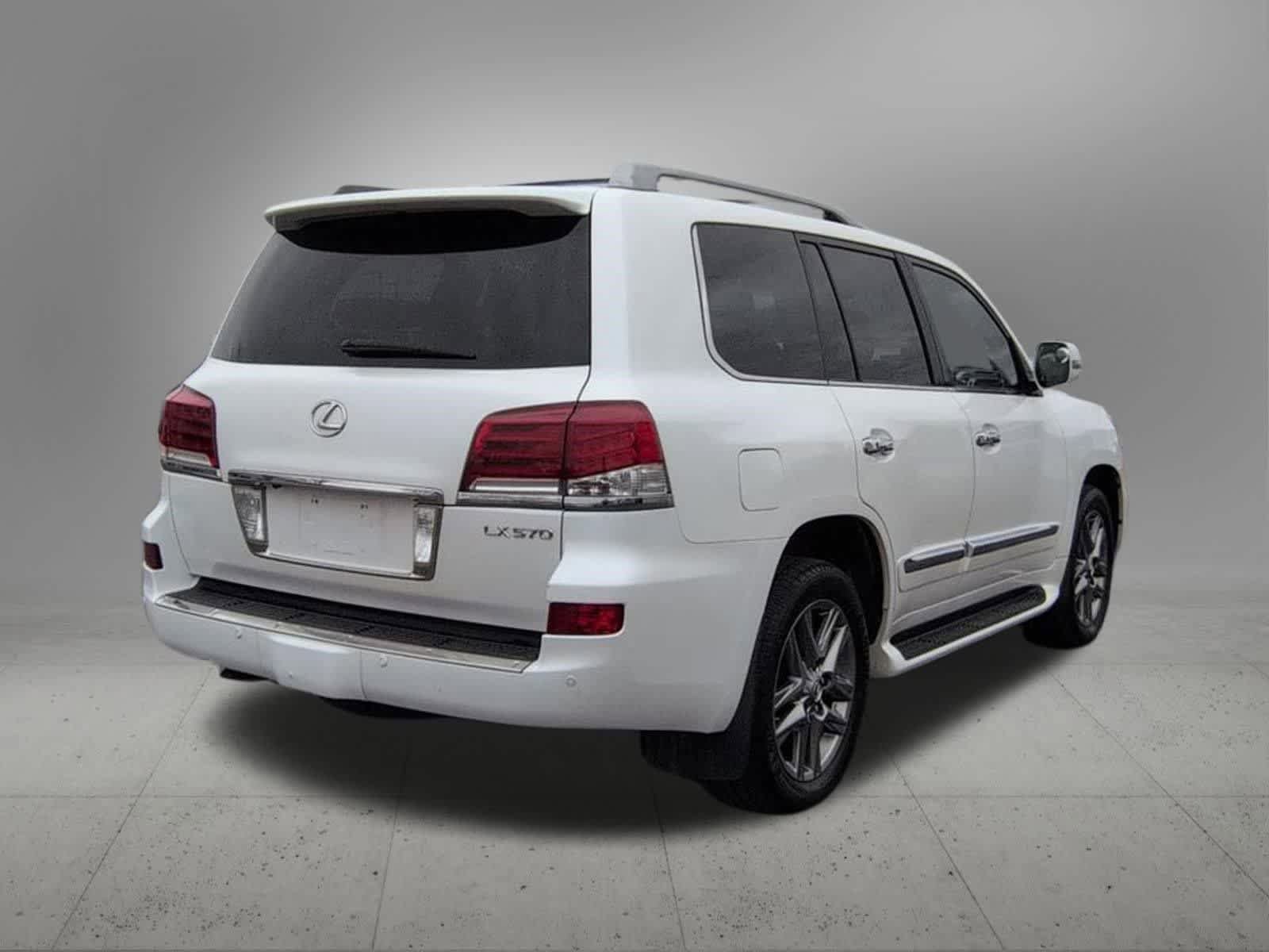 Used 2013 Lexus LX 570 4WD w/ Luxury Pkg image 6