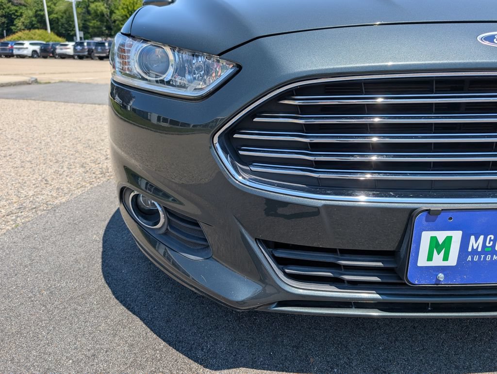 Used 2015 Ford Fusion SE w/ Equipment Group 201A FWD image 9