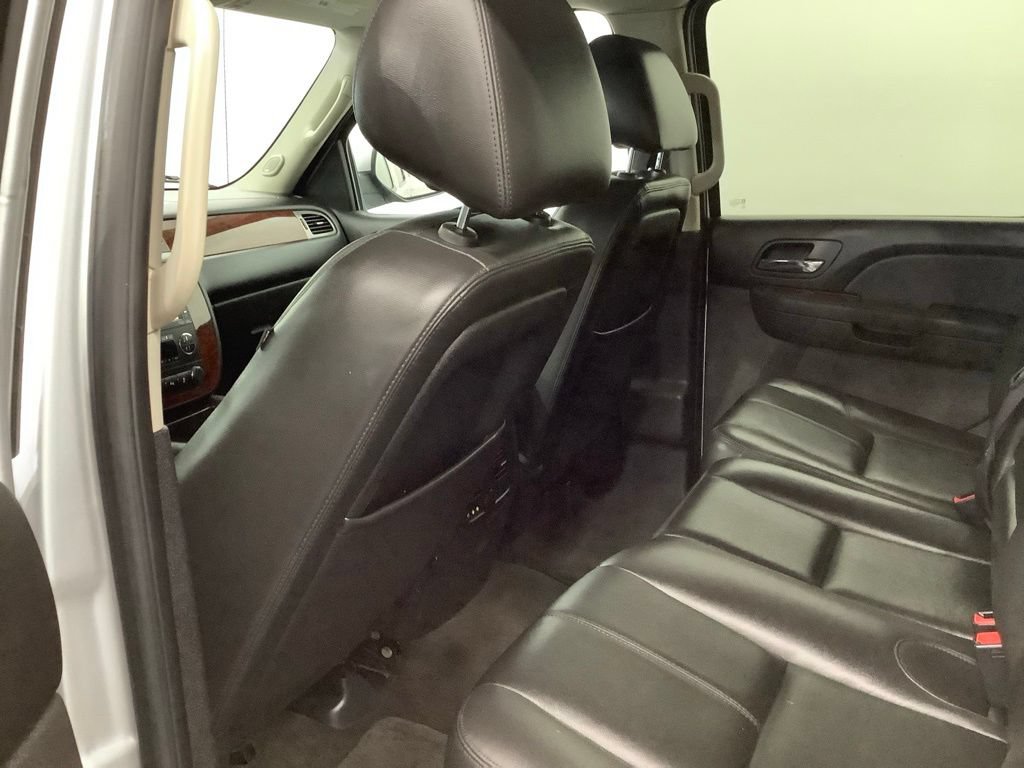 Used 2012 Chevrolet Avalanche LT AWD/4WD image 8