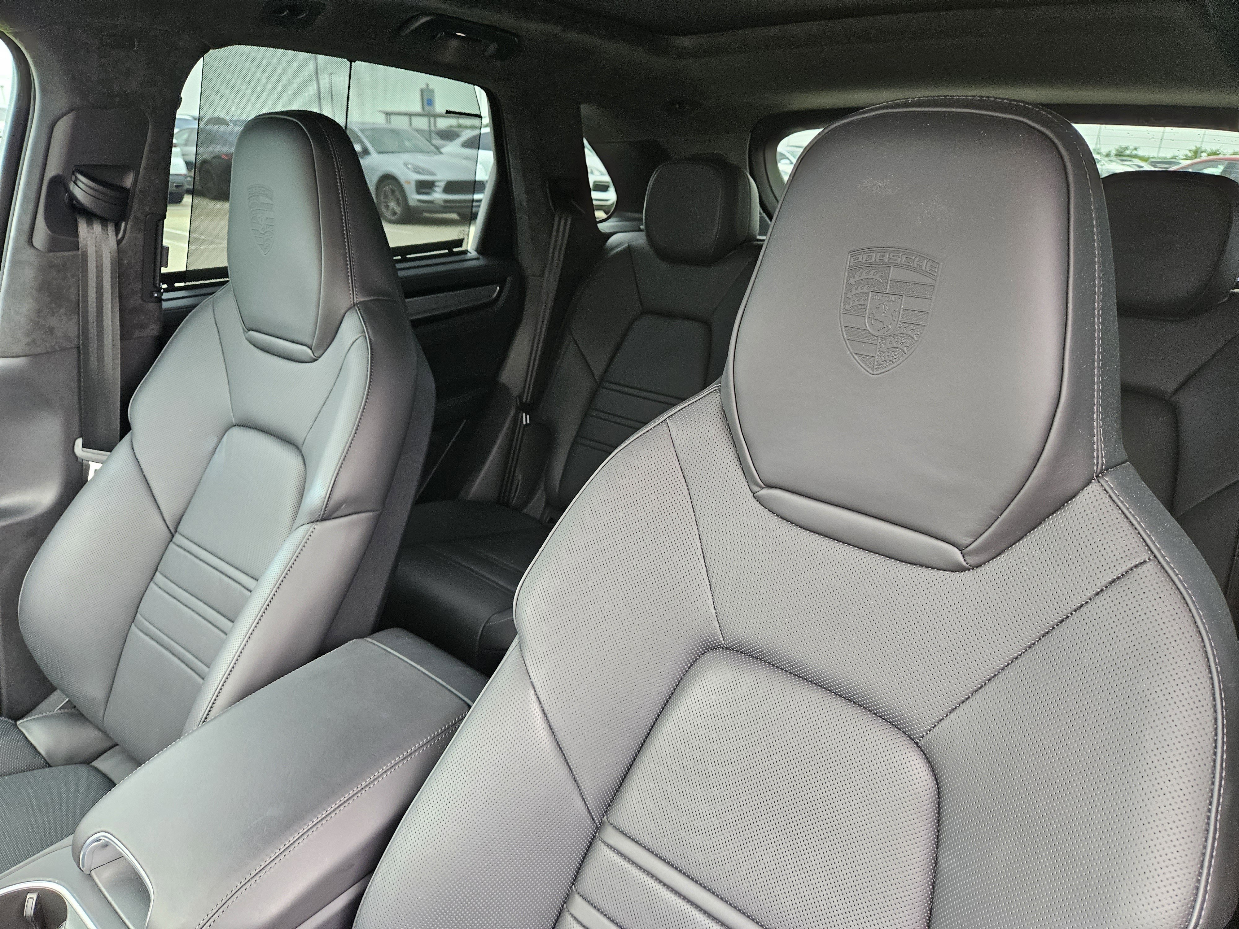 Certified 2022 Porsche Cayenne Turbo image 6