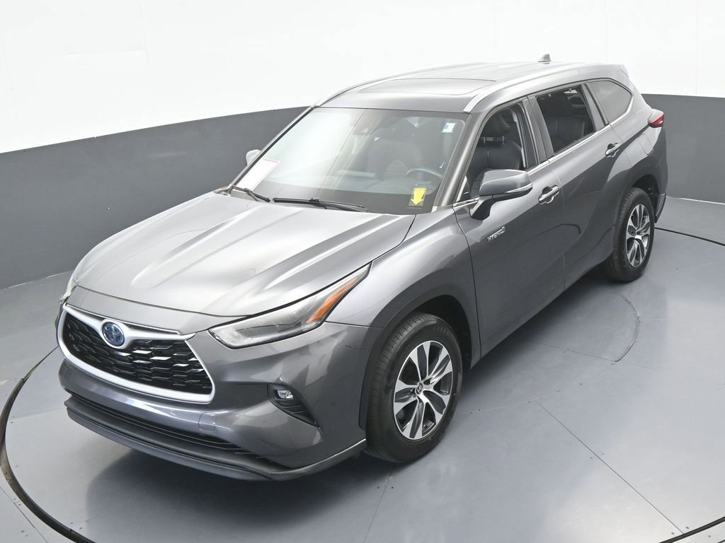 Used 2021 Toyota Highlander XLE FWD image 46