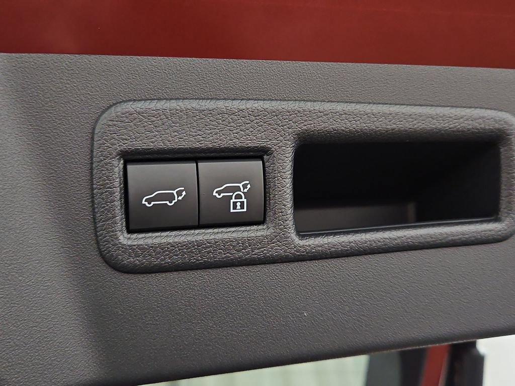 New 2026 Toyota C-HR AWD/4WD image 32