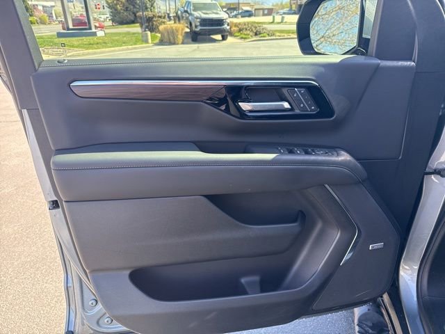 Used 2026 Chevrolet Tahoe Z71 w/ Comfort Package image 15