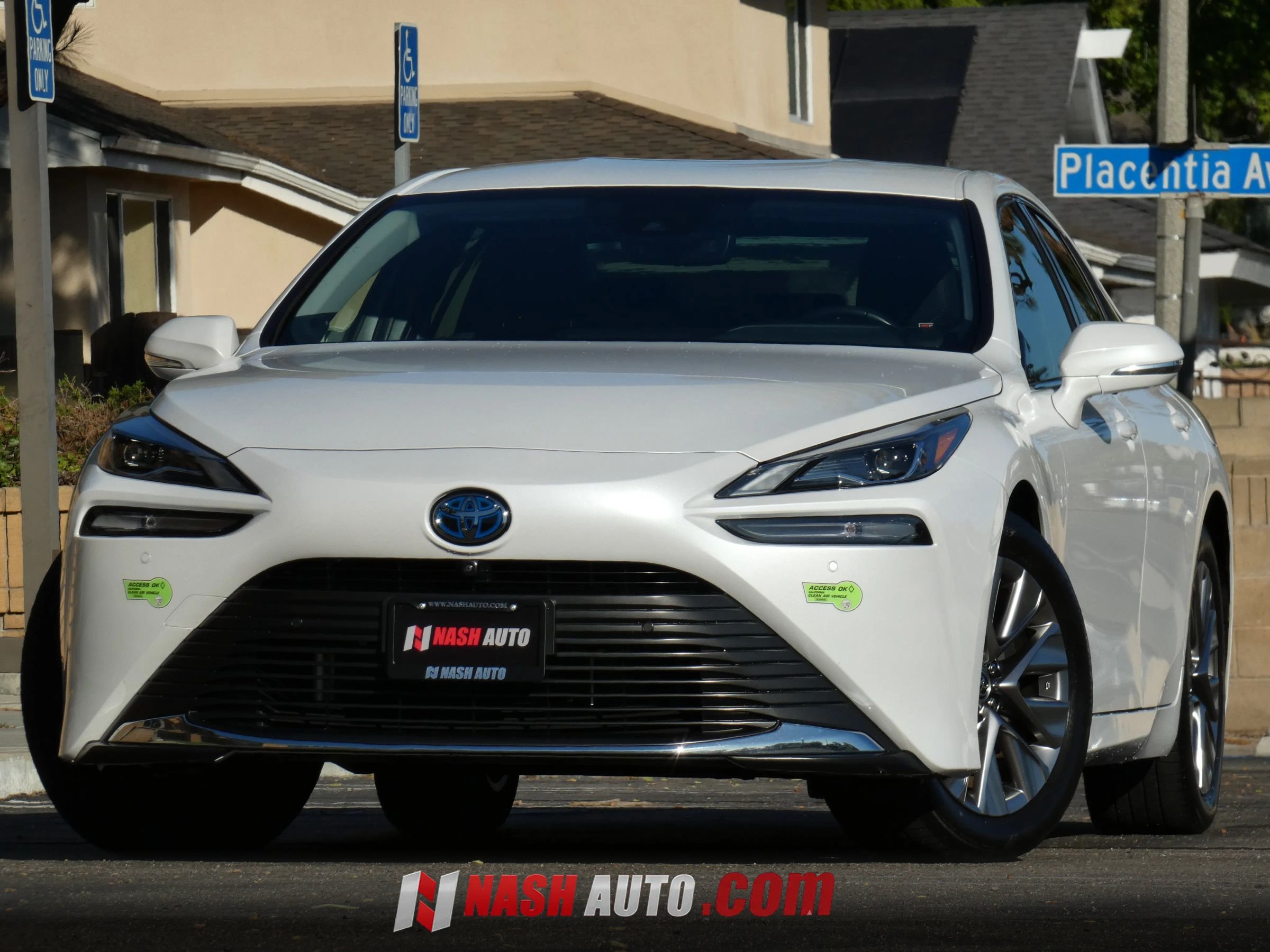 Used 2022 Toyota Mirai w/ Advanced Technology Package RWD image 4