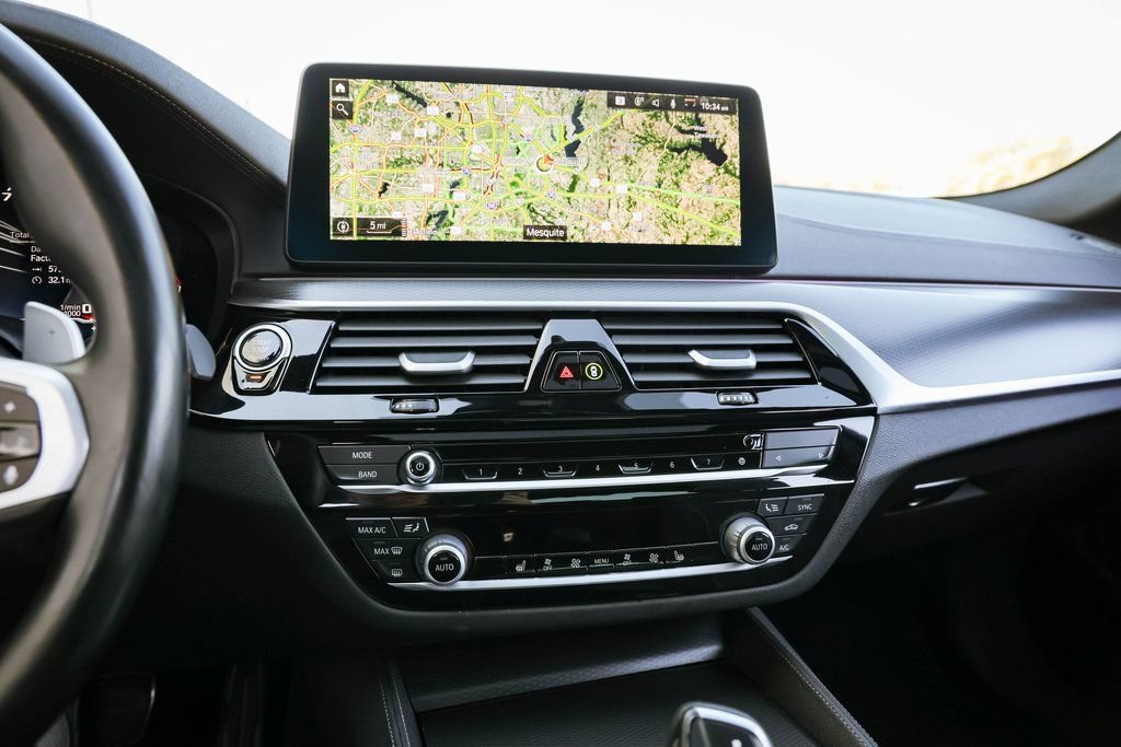 Used 2022 BMW M550i xDrive AWD/4WD image 11