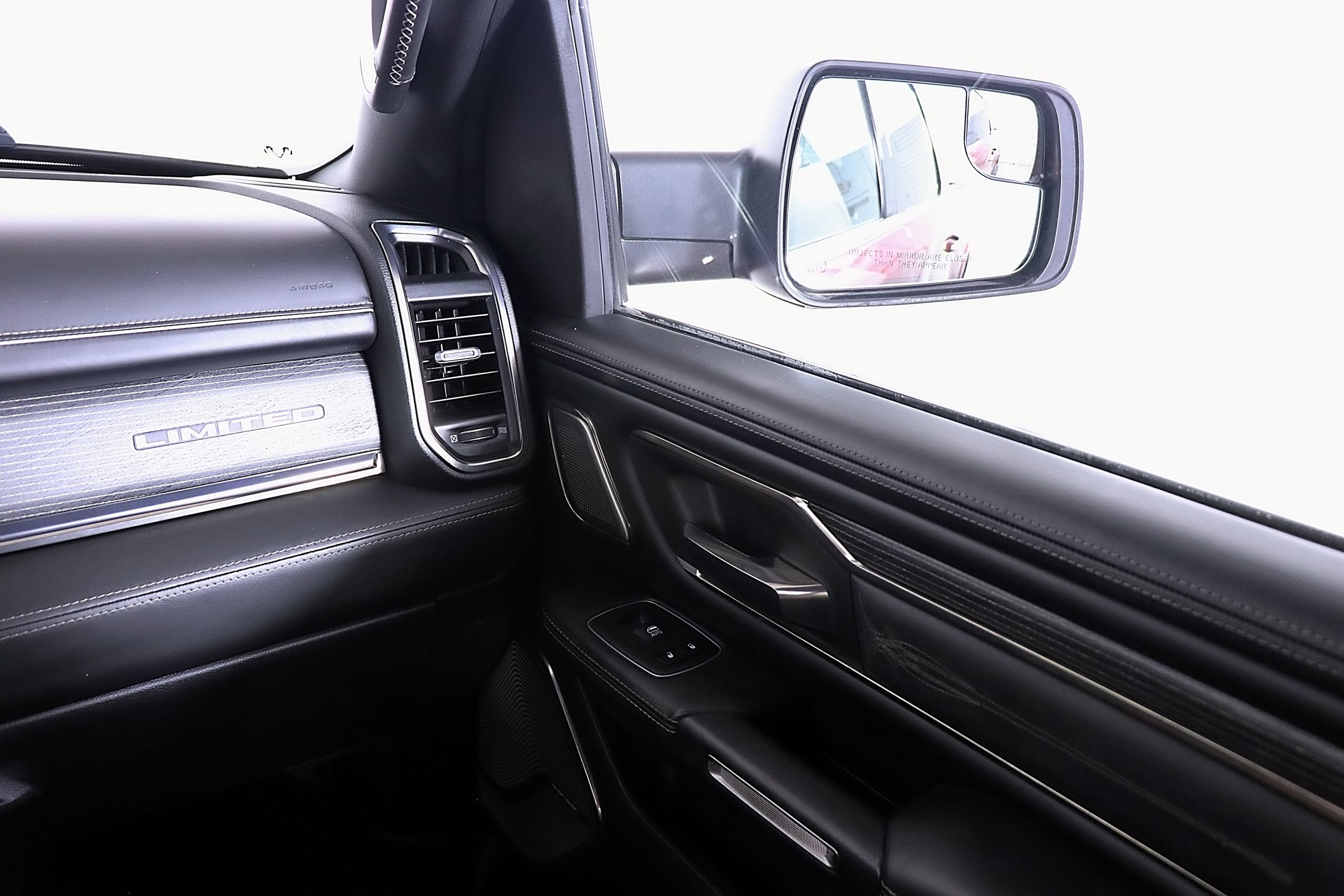Used 2019 RAM 1500 Limited AWD/4WD image 14