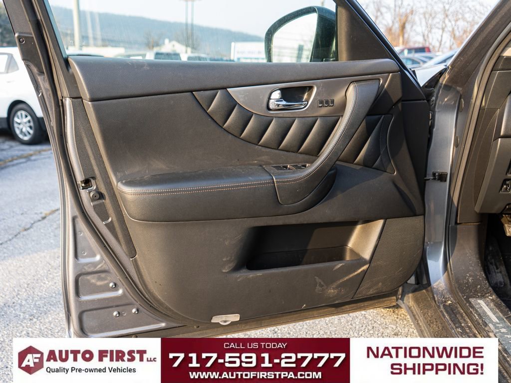 Used 2017 INFINITI QX70 AWD w/ Premium Package image 9