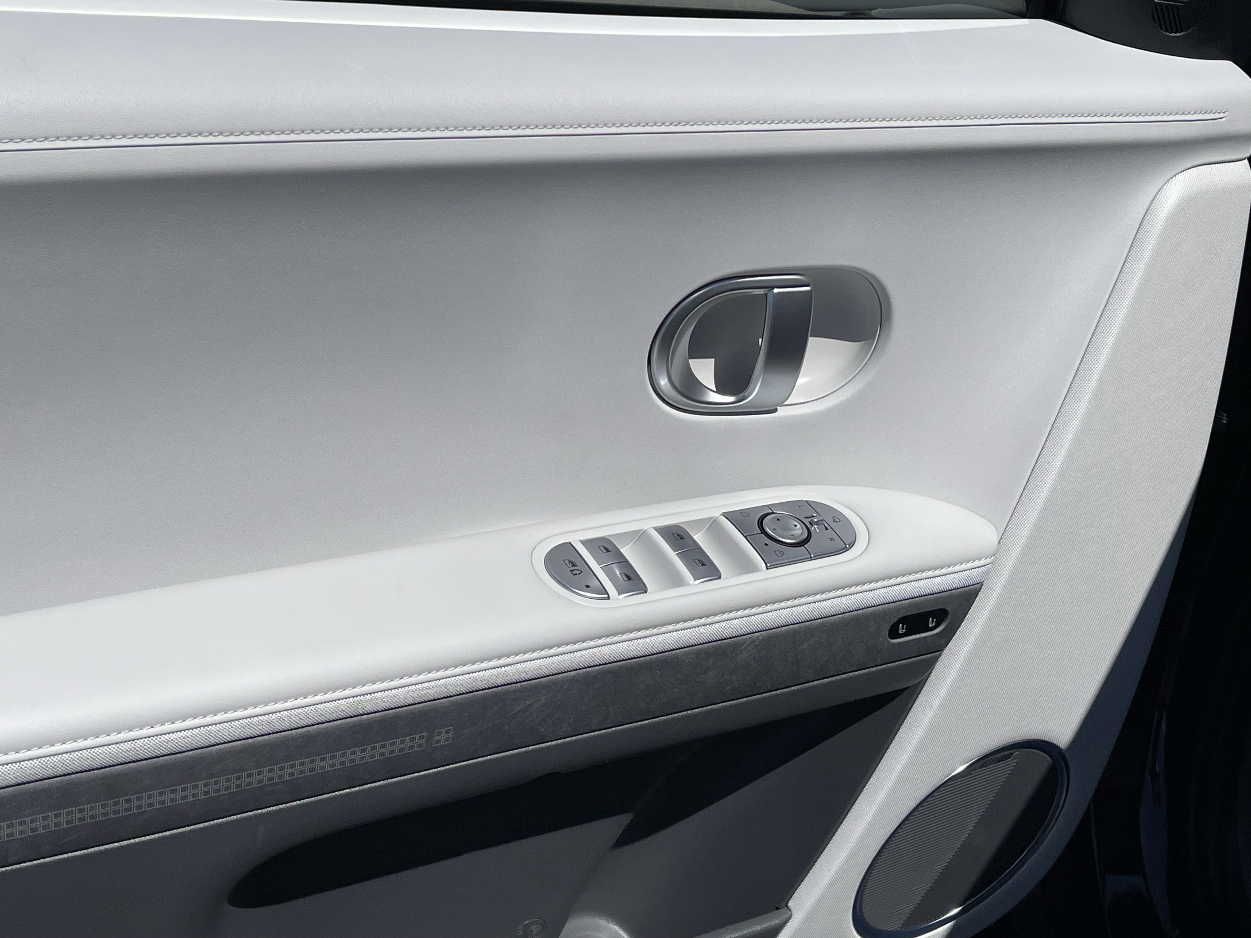 Certified 2024 Hyundai Ioniq 5 Limited AWD/4WD image 18