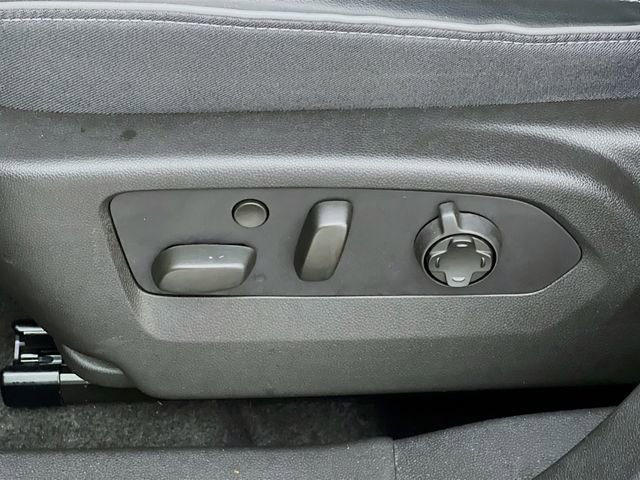 Used 2022 Buick Envision Avenir w/ Technology Package II image 11