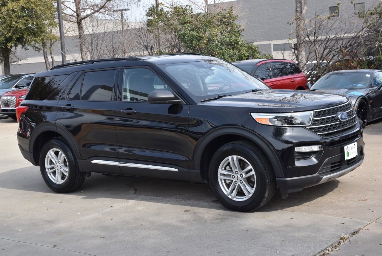 Used 2023 Ford Explorer XLT w/ Equipment Group 202A image 5