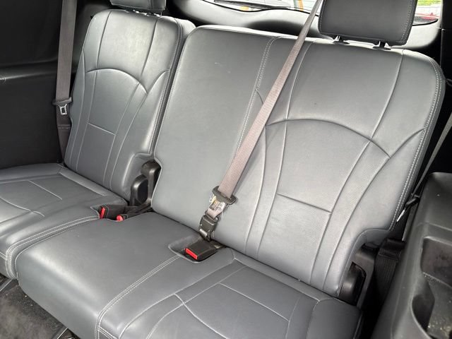 Used 2024 Buick Enclave Essence w/ Sport Touring Edition AWD/4WD image 9