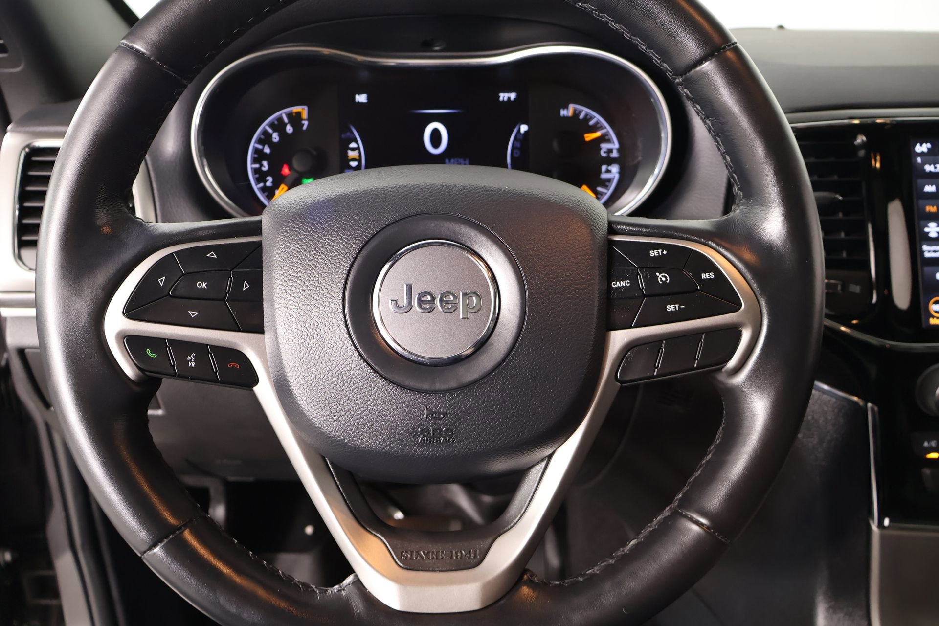 Used 2020 Jeep Grand Cherokee Limited w/ Luxury Group II AWD/4WD image 3