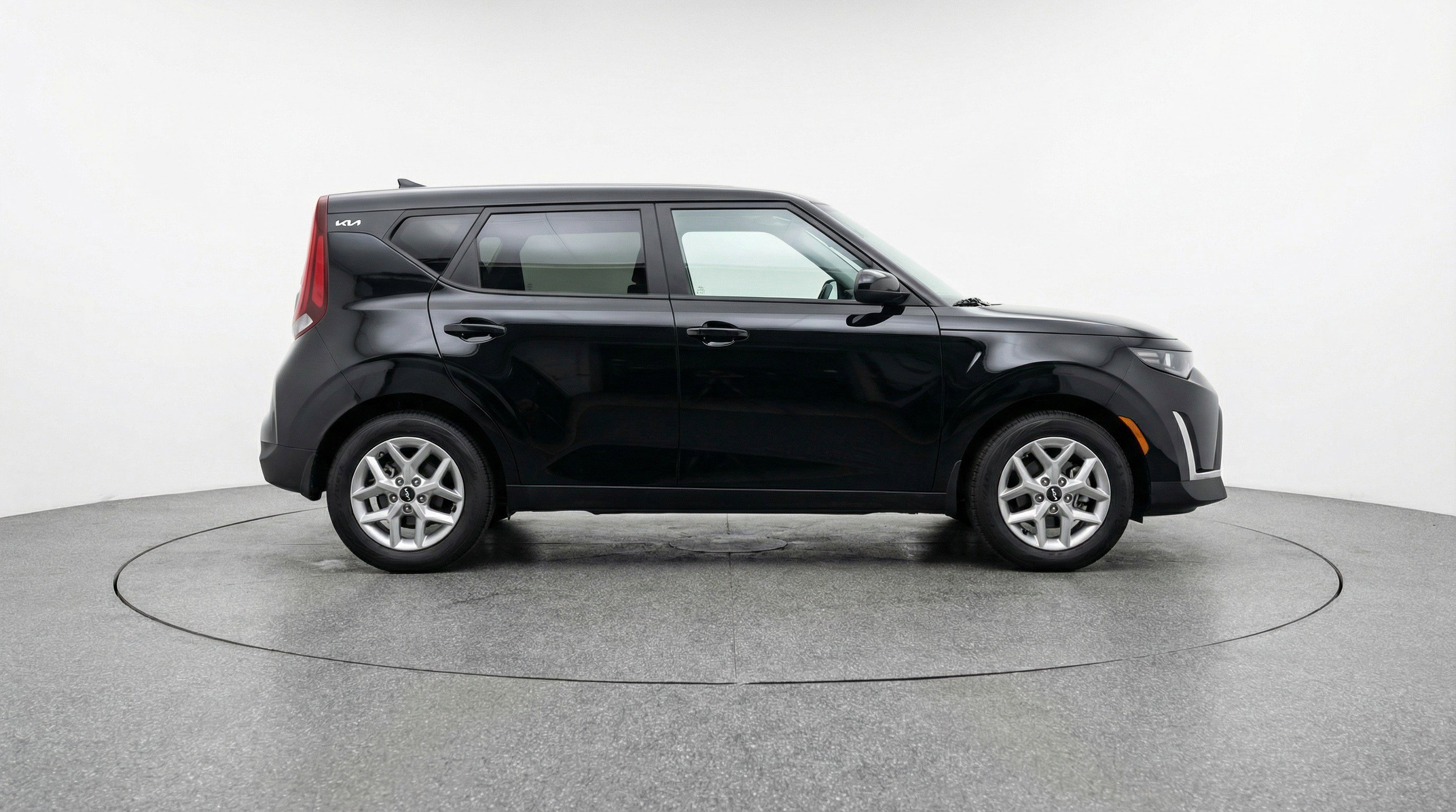 Used 2025 Kia Soul LX w/ LX Technology Package image 11