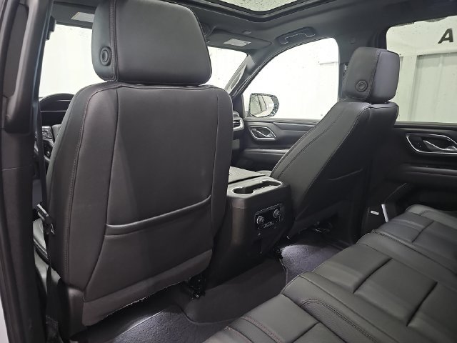 Used 2024 Chevrolet Suburban RST w/ Luxury Package AWD/4WD image 34