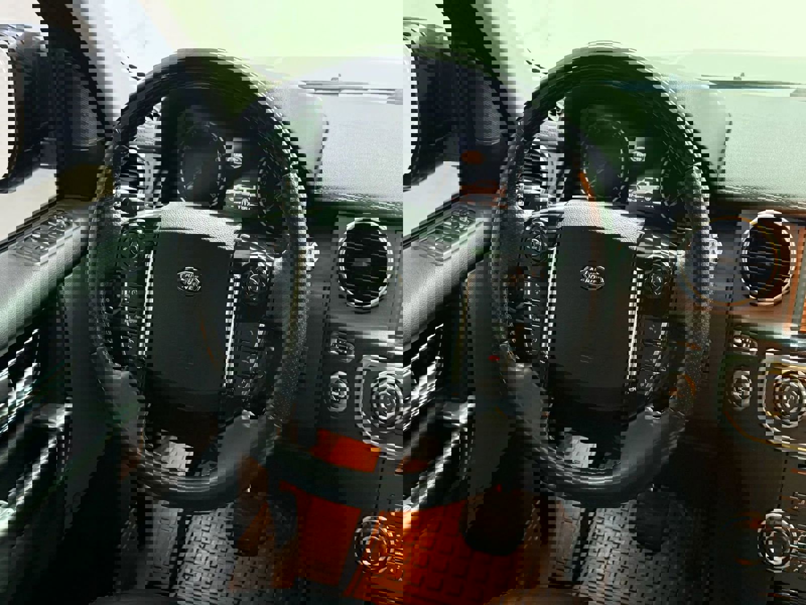 Used 2016 Land Rover LR4 HSE image 29