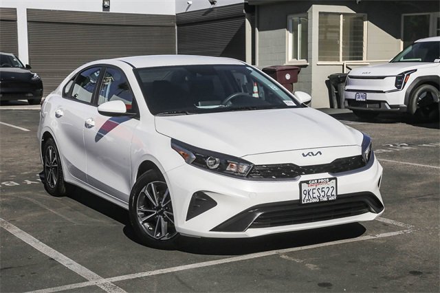 Used 2024 Kia Forte LXS image 2