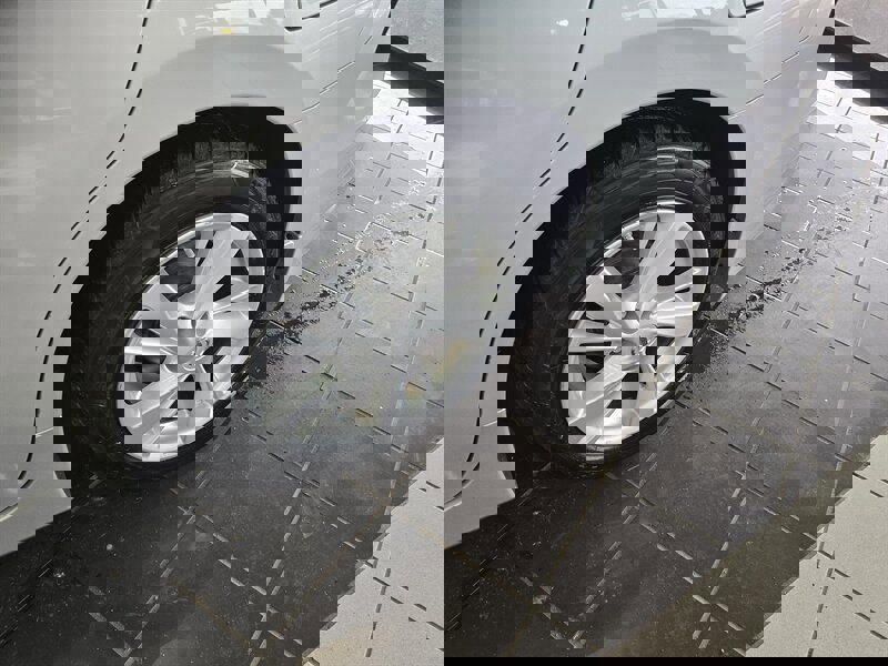 Used 2015 Nissan Altima 2.5 SV image 29