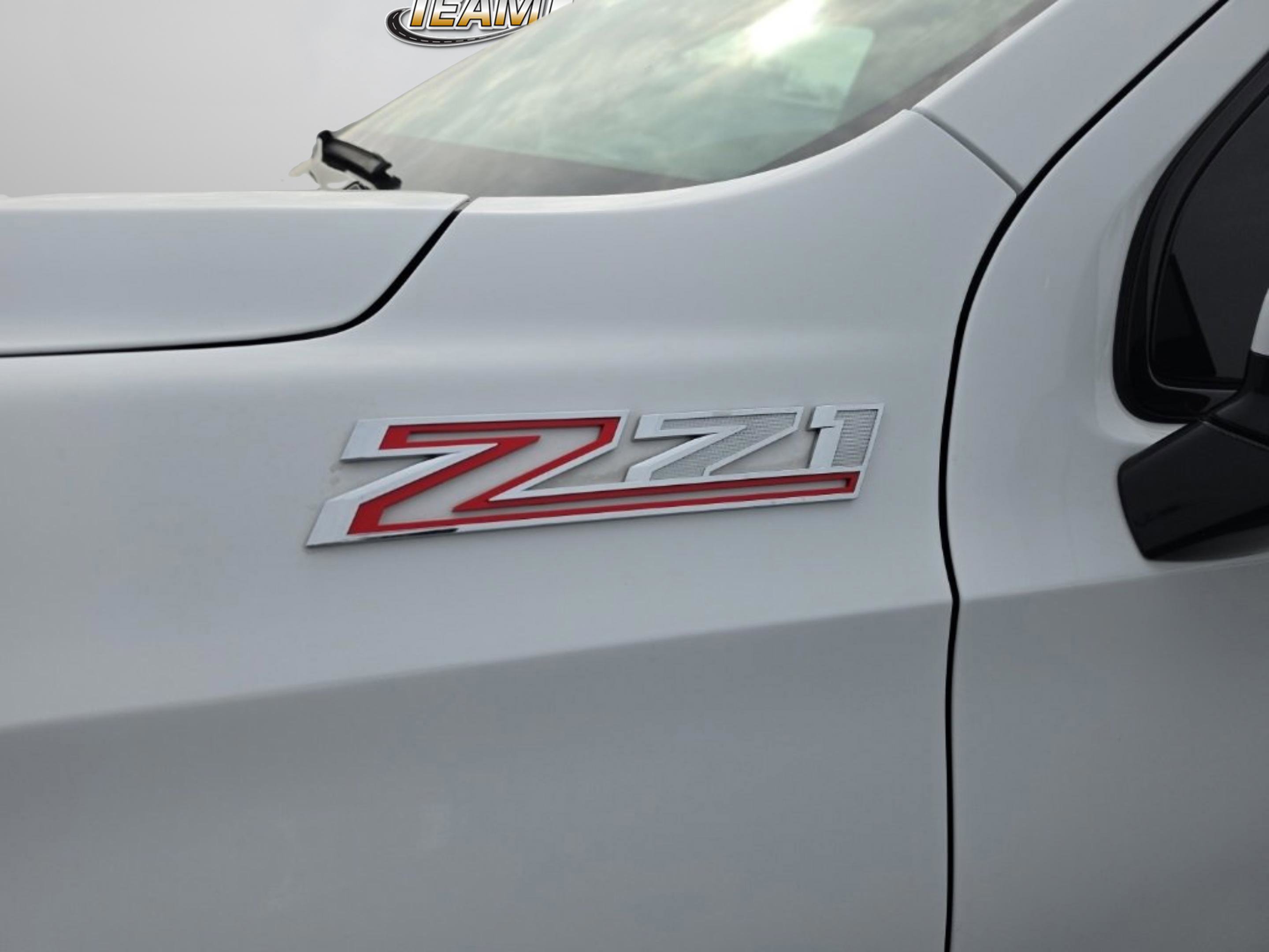 Used 2024 Chevrolet Suburban Z71 image 29