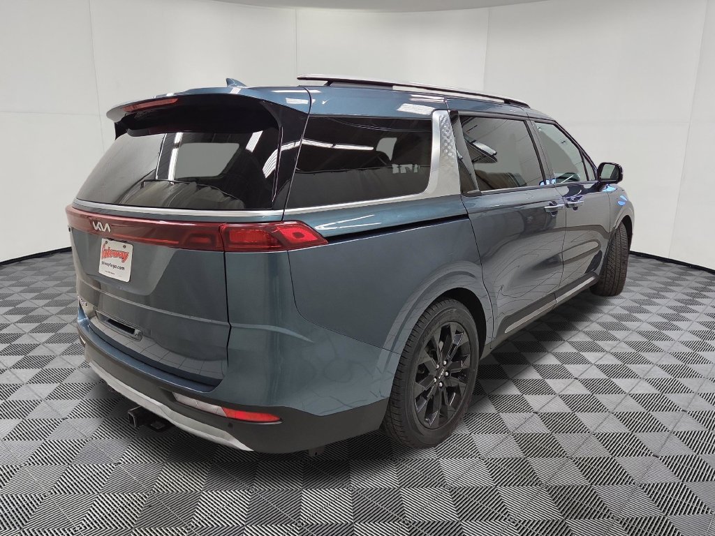 Used 2022 Kia Carnival SX FWD image 4