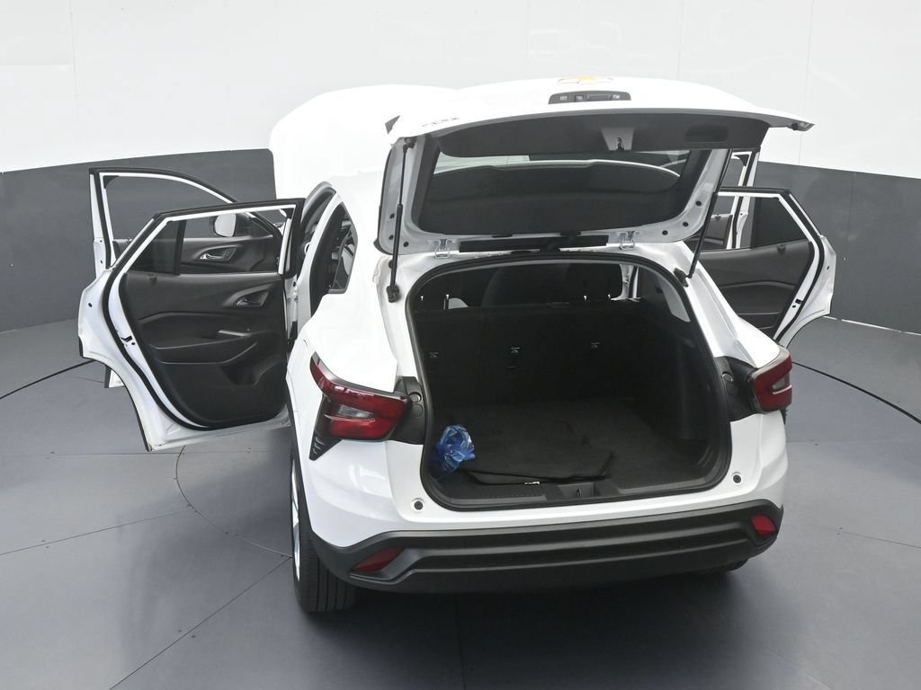 Used 2025 Chevrolet Trax LS FWD image 59