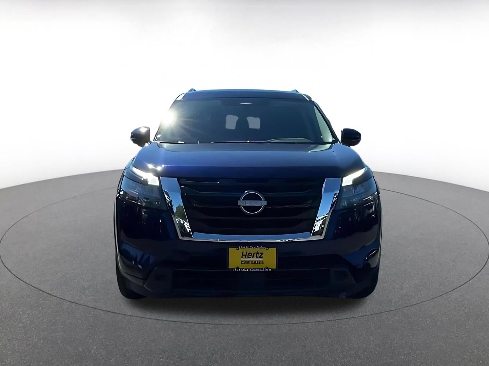 Used 2025 Nissan Pathfinder SV AWD/4WD image 4