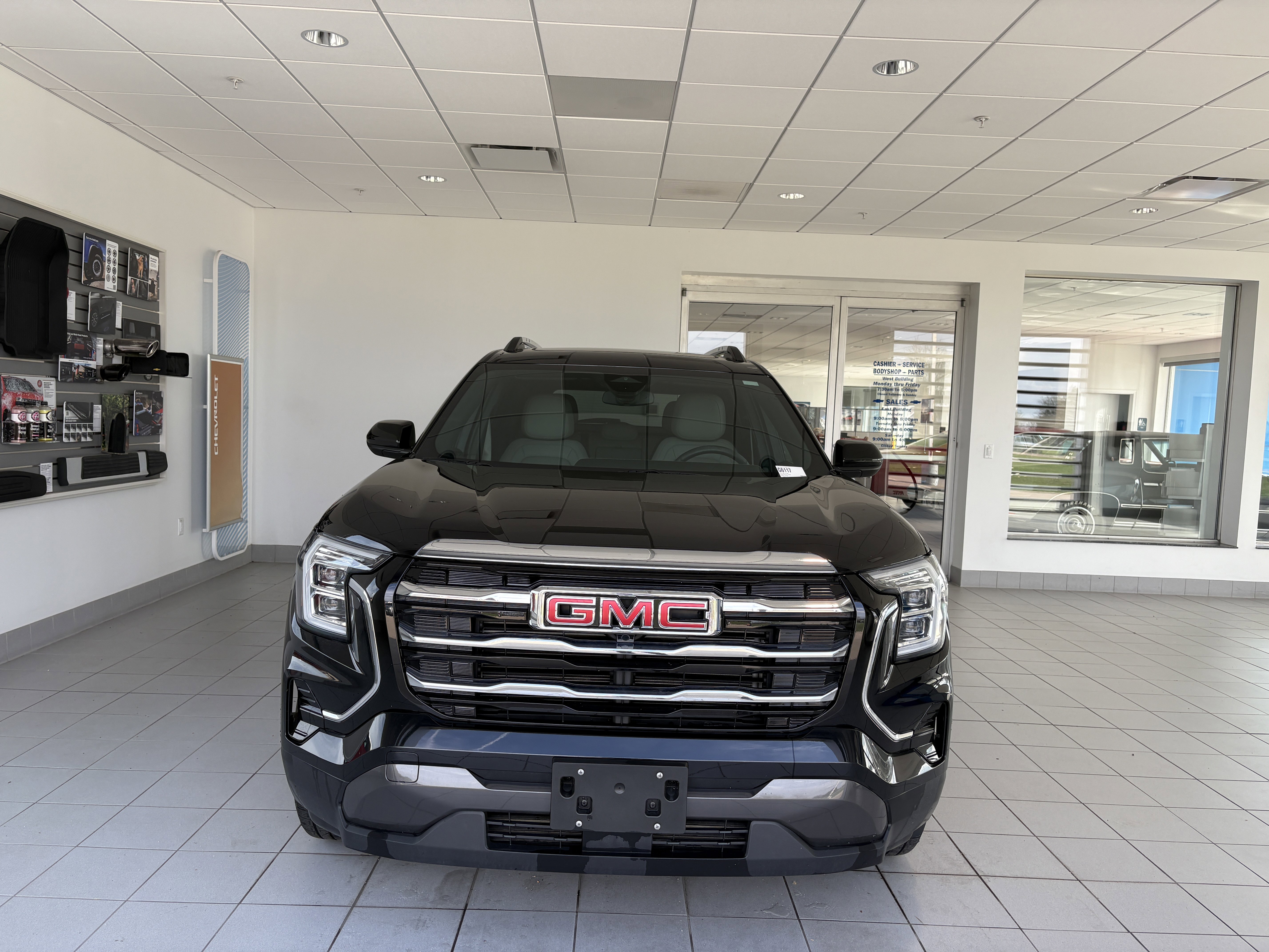 Used 2025 GMC Terrain Elevation w/ Elevation Premium Package AWD/4WD image 7