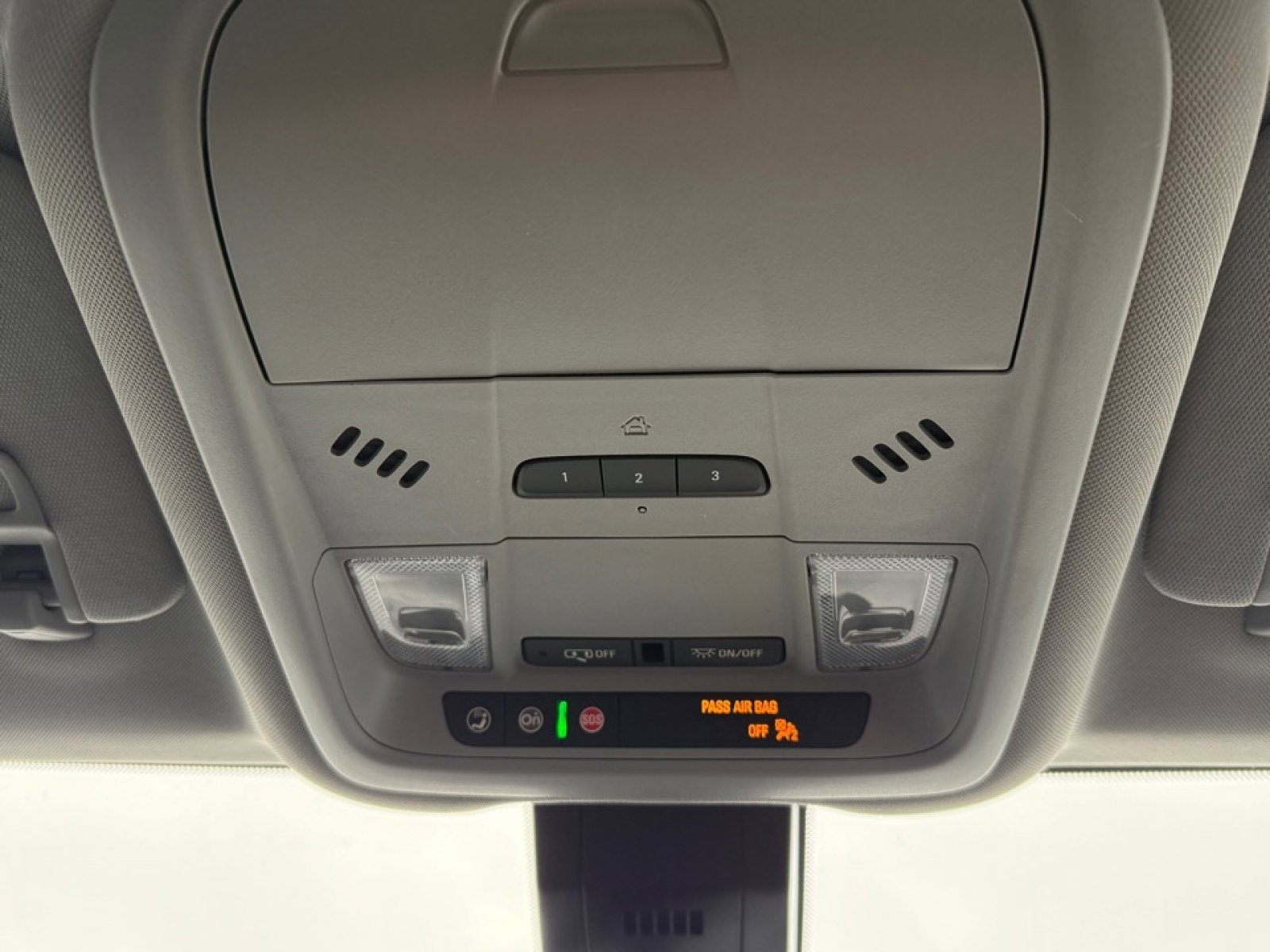 Used 2024 GMC Terrain SLT image 32