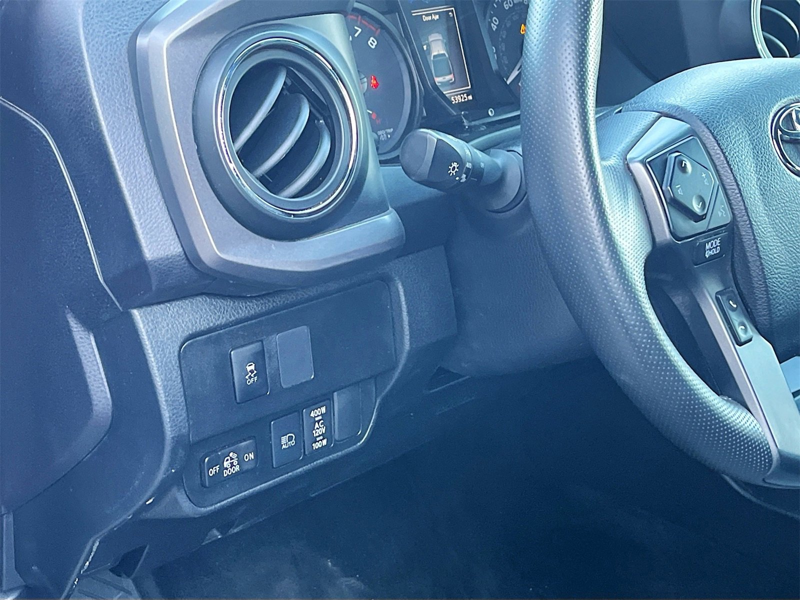 Used 2021 Toyota Tacoma TRD Off-Road image 10