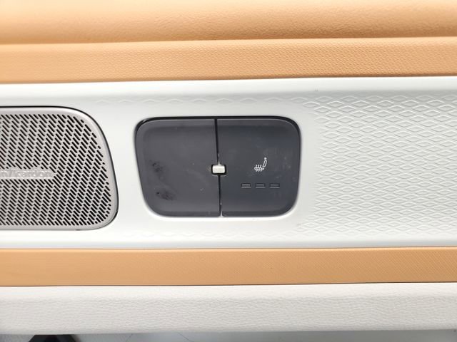 Certified 2025 Volkswagen ID. Buzz 1st Edition RWD image 13