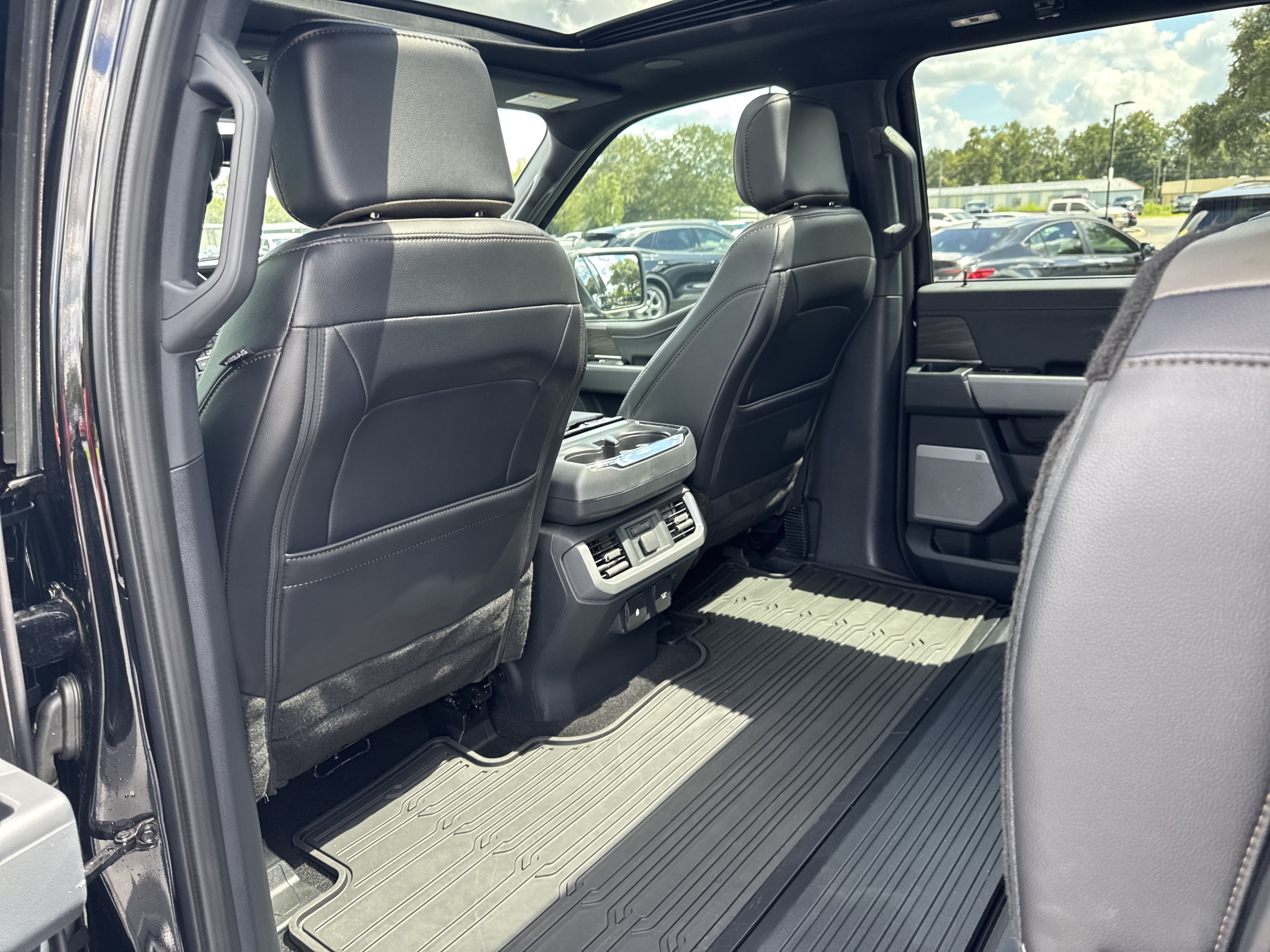 Used 2025 Ford F150 Lariat w/ Equipment Group 502A High AWD/4WD image 26