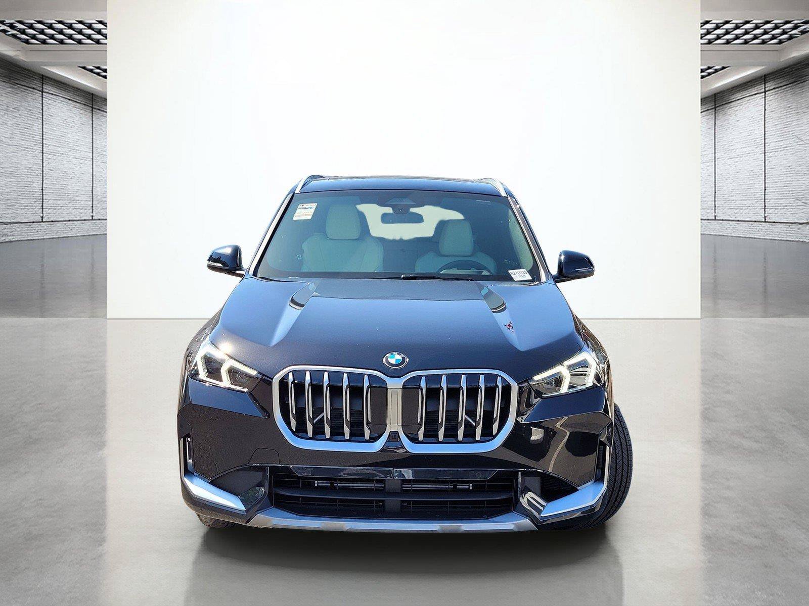 New 2027 BMW X1 xDrive28i w/ Technology Package AWD/4WD image 3