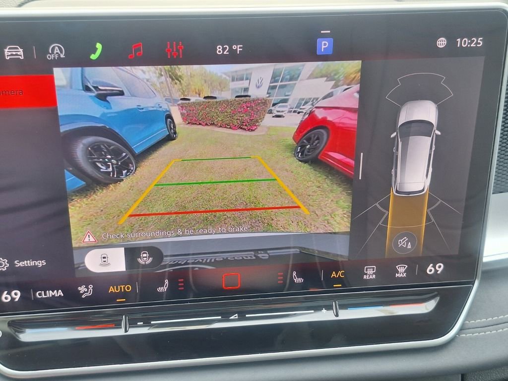 New 2026 Volkswagen Tiguan SE image 16