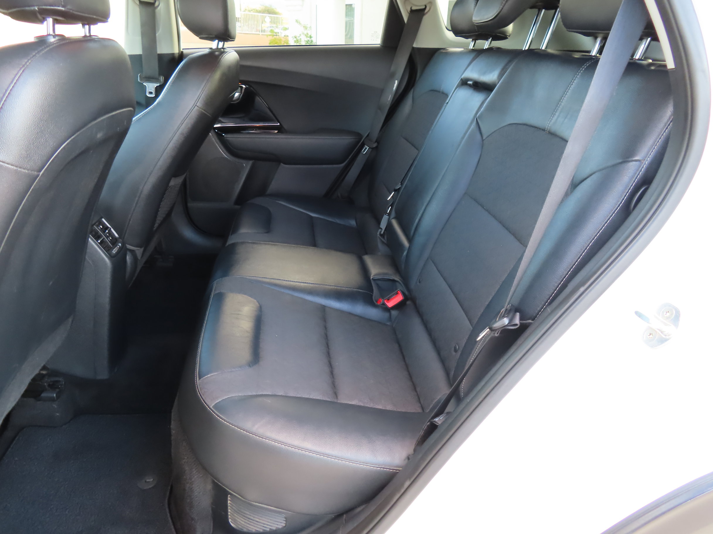 Used 2019 Kia Niro EX image 9