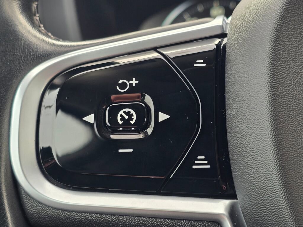 Used 2020 Volvo XC60 T5 Inscription w/ Protection Package Premier image 22