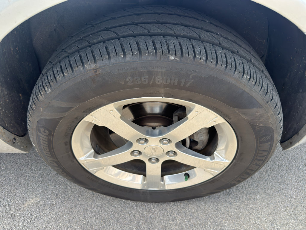 Used 2012 Chevrolet Captiva Sport LTZ AWD/4WD image 3